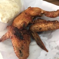 เมนูของร้าน ไก่ทอด ประชาสงเคราะห์30 ห้วยขวาง อยู่ปากทางเข้าสนามกีฬาข้างร้านน้ำปั่น ร้านขนมรังผึ้ง