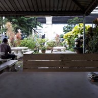 บรรยากาศ เพียรศรี ส้มตำ ไก่ย่างเหรียญทอง