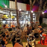 หน้าร้าน เสวนาพาเพลิน