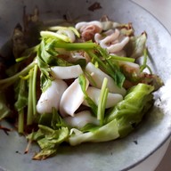 เมนูของร้าน เพียรศรี ส้มตำ ไก่ย่างเหรียญทอง