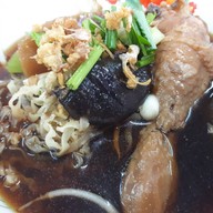นายเอ็งหมูตุ๋นกระทะทอง