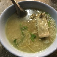 เมนูของร้าน ข้าวต้มปลา โจ๊กหมู สามแยกหมี