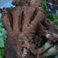 เมนูของร้าน ครัวยายเปล่ง & กฤษฎิ์ ขาหมูหมั่นโถว ซาลาเปา ศาลาธรรมสพน์