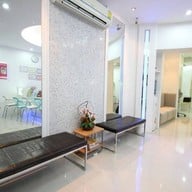 Cosmacare Clinic เลียบทางด่วนรามอินทรา(นวลจันทร์) , ทองหล่อ ซอย 5 , สยามซอย 9 , โลตัส - ศรีนครินทร์ , คริสตัลพาร์ค - เลียบทางด่วนรามอินทรา , โลตัส - วังหิน