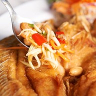 แสนสุข ผับ คาราโอเกะ อมตะชลบุรี