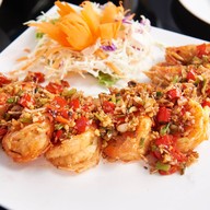 แสนสุข ผับ คาราโอเกะ อมตะชลบุรี