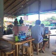 ก๋วยเตี๋ยวเรือตั้งหลัก หน้าโรงเรียนวรรัตน์ศึกษา(นนทบุรี)