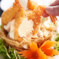 แสนสุข ผับ คาราโอเกะ อมตะชลบุรี