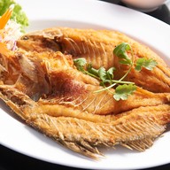 แสนสุข ผับ คาราโอเกะ อมตะชลบุรี