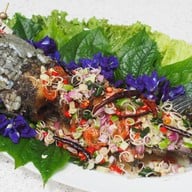 เมนูของร้าน สวนอาหารครัวร่มไม้ปลาเผา