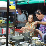 บรรยากาศ ก๋วยเตี๋ยวเนื้อ2เจ๊ นครนายก