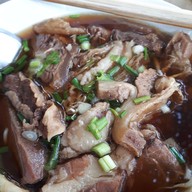 เมนูของร้าน ก๋วยเตี๋ยวเนื้อบิ๊กสุราชวัตร Bigsu beef noodle 陈牛肉面-曼谷 ราชวัตร