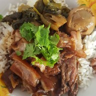 เมนูของร้าน ป้านอม กระเพาะปลา