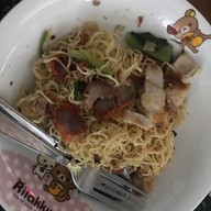 เมนูของร้าน อ้วน ข้าวมันไก่ ถนนคู้บอน