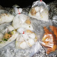 เมนูของร้าน ก๋วยเตี๋ยวลูกชิ้นปลาเจ๊จู สาธุประดิษฐ์ 21