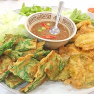 เมนูของร้าน Charmed Cafe