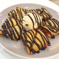 เมนูของร้าน Charmed Cafe