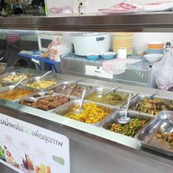 เจ๊หงษ์ ข้าวราดแกง ก๋วยเตี๋ยวไก่ ซอยเอกมัย 8