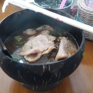 เมนูของร้าน ก๋วยเตี๋ยวเรือเป่าปาก ท่าม่วง