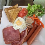 Black White Coffee Shop คลองถนน