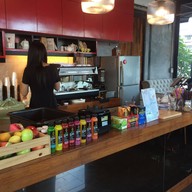 WEEKENDeR Juice & Coffee Bar