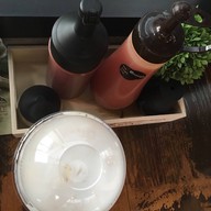 Black White Coffee Shop คลองถนน