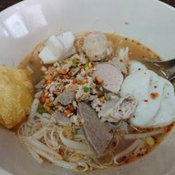 เมนูของร้าน เข้าเส้นก๋วยเตี๋ยวต้มยำ