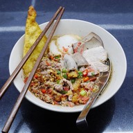 เข้าเส้นก๋วยเตี๋ยวต้มยำ