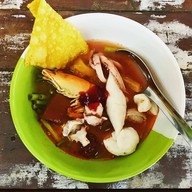 เข้าเส้นก๋วยเตี๋ยวต้มยำ