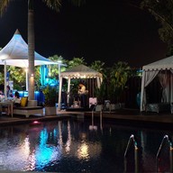 Cabana Bar Wave Hotel pattaya