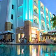 Cabana Bar Wave Hotel pattaya