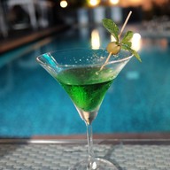 Cabana Bar Wave Hotel pattaya