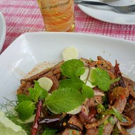 เมนูของร้าน ที่นี่ สถานีเชียงใหม่