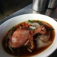 เมนูของร้าน เจ๊หมวย ก๋วยเตี๋ยวเต้าหู้-ลูกชิ้นหมู