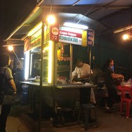 หน้าร้าน สมพรข้าวมันไก่ หนองไผ่ล้อม