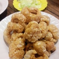 แคปหมูกรอบมากๆๆๆ ทอดมาไม่มัน มีกากหมูติดด้วย นี่แหละแคปหมูในฝัน