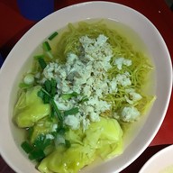 บะหมี่เกี๊ยวปู หมูแดง  ถ.มิตรภาพ
