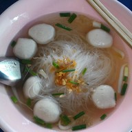 ก๋วยเตี๋ยวลูกชิ้นนายโก บางใหญ่ หน้าร้านทำฟัน