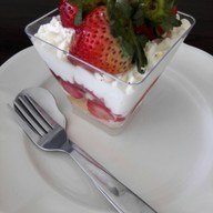 Eat Me Bakery โฮมการ์เด้นวิลล์