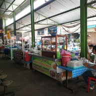 หน้าร้าน ก๋วยเตี๋ยวโบราณ อาหารตามสั่ง ร้านป้าจากเจ้าเก่า จ.พิจิตร อำเภอสากเหล็ก จังหวัดพิจิตร