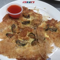 ผัดไทย หอยทอด ตลาดอตก.(เจ๊สมรเจ้าเก่า20ปี)