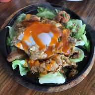 เมนูของร้าน ก๋วยเตี๋ยวคั่วไก่ไฮบริด