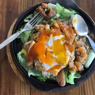 เมนูของร้าน ก๋วยเตี๋ยวคั่วไก่ไฮบริด