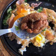 เมนูของร้าน ก๋วยเตี๋ยวคั่วไก่ไฮบริด