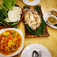 เมนูของร้าน ตำ แซ่บ นัว The Grove หทัยราษฎร์