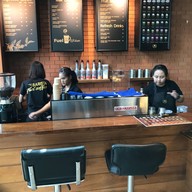 บรรยากาศ คู่มิตร อ้อมใหญ่
