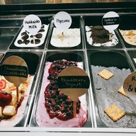 SIMPLE DAY GELATO & CHOCOLATE เดอะบล๊อค ราชพฤกษ์