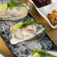 เมนูของร้าน แม่เพ็ญซีฟู๊ด ริมน้ำปิง