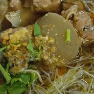 ข้าวต้มปลา โจ๊กหมู สามแยกหมี