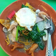 เมนูของร้าน กวง ราดหน้ายอดผัก